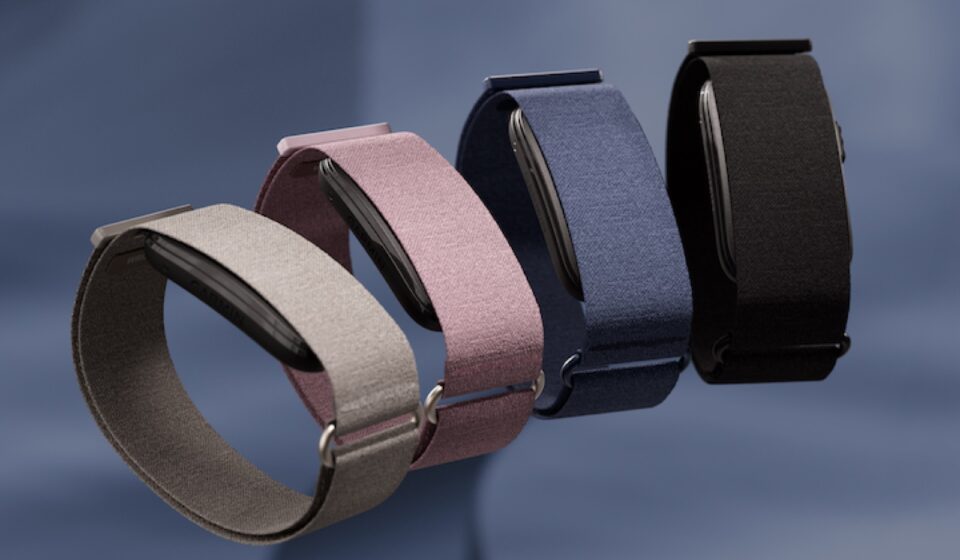 Bracelet connecté Garmin Cirqa sans écran porté au poignet
